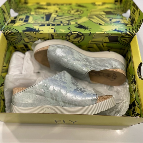 Fly London Wedge. New in Box. Size 37 - Picture 4 of 6